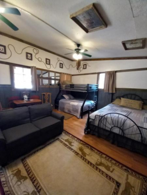 Acorn Hideaways Canton Old West Bunkhouse for 9 - Trail's End Corral